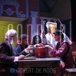 07-09-2004 Schudden tot het Sneeuwt, Ottolien Boeschoten, Jorik Buijs, Jasmijn Utermark, Bram van der Vlugt and Frans de Wit at theater de Bussel in Oosterhout, 
by order of New Horizon Entertainment.

[keywords]Actrice, Actor, On Stage, Scene, Half Length[/keywords]